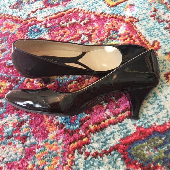 {Naturalizer} Patent Leather Black Pumps 7.5 M - Picture 2 of 7